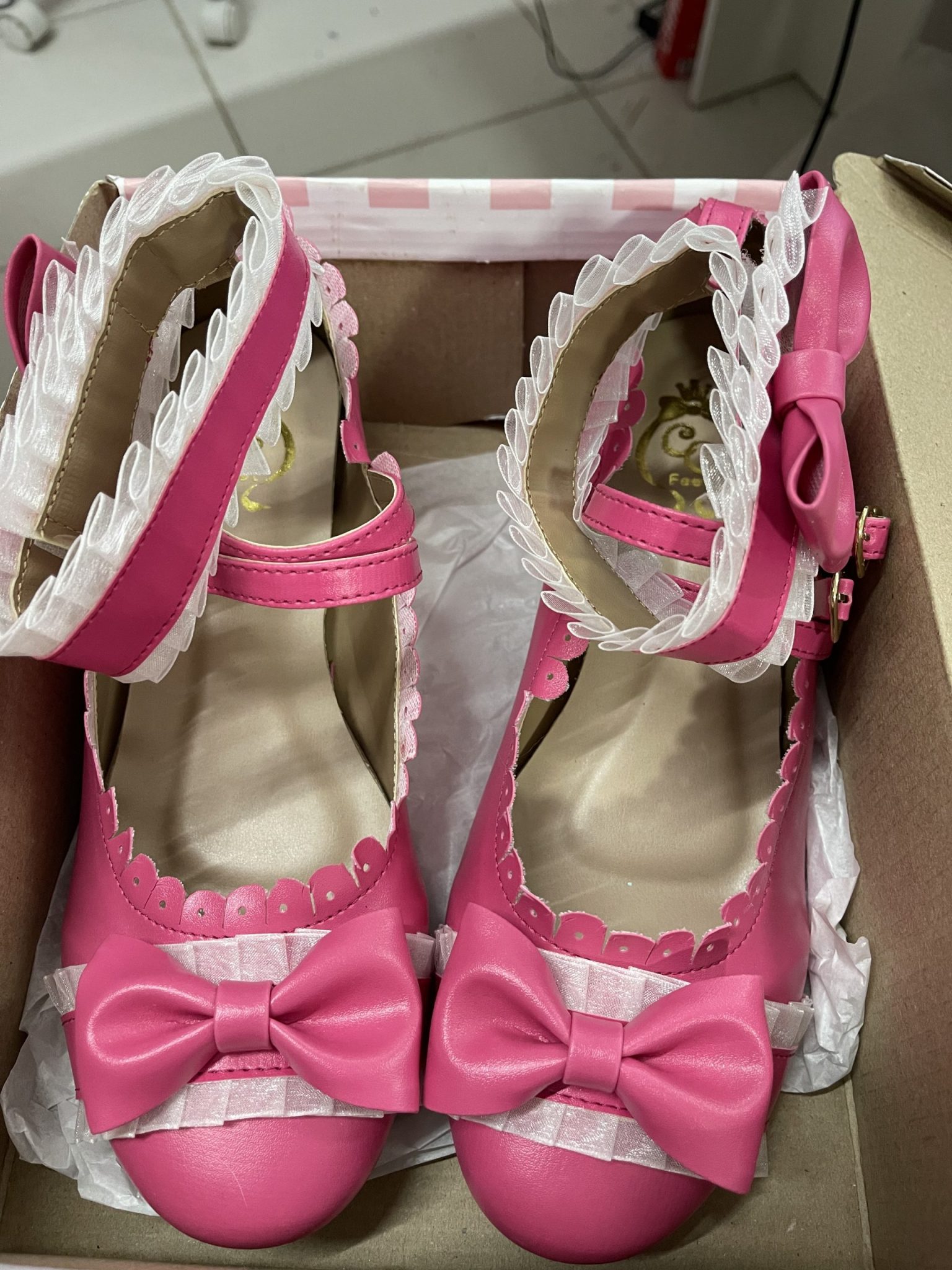 Sugary Lacy Doll Shoes – Hot Pink 40BR – Cotton Candy Feet